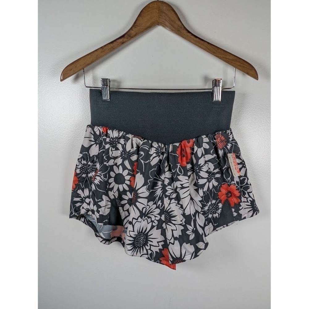 FP Movement Free People Carpe Diem Shorts Size Large Floral Athletic Yoga NEW - Picture 3 of 6